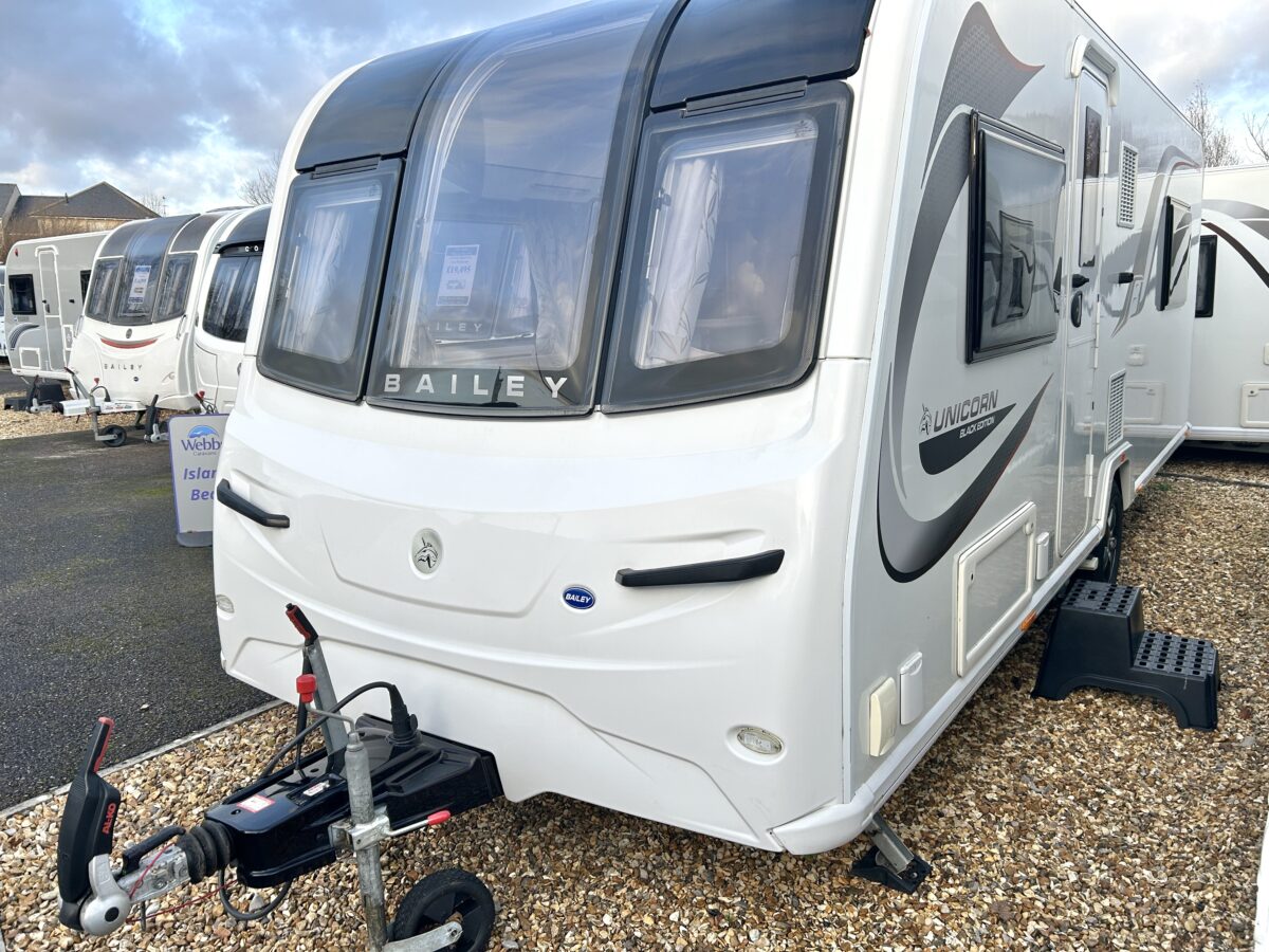 Bailey Unicorn Black Edition Cabrera