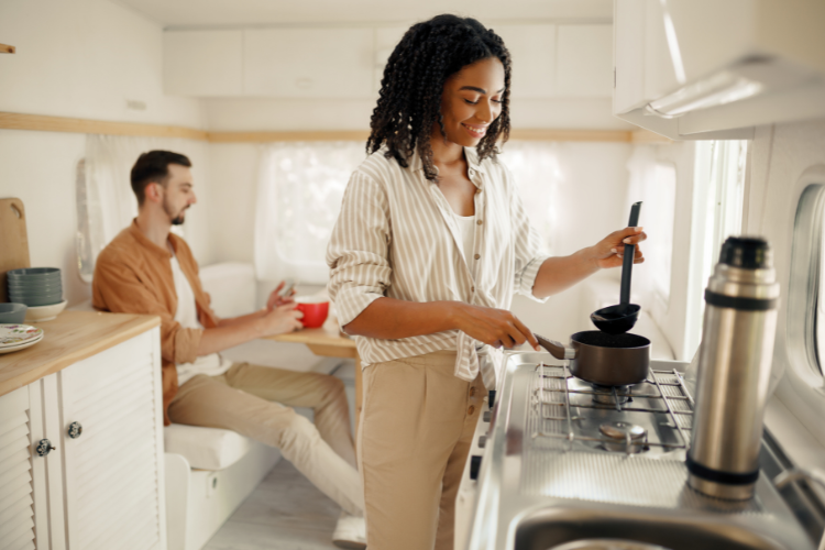 Cooking in a caravan. What To Pack For A Caravan Holiday
