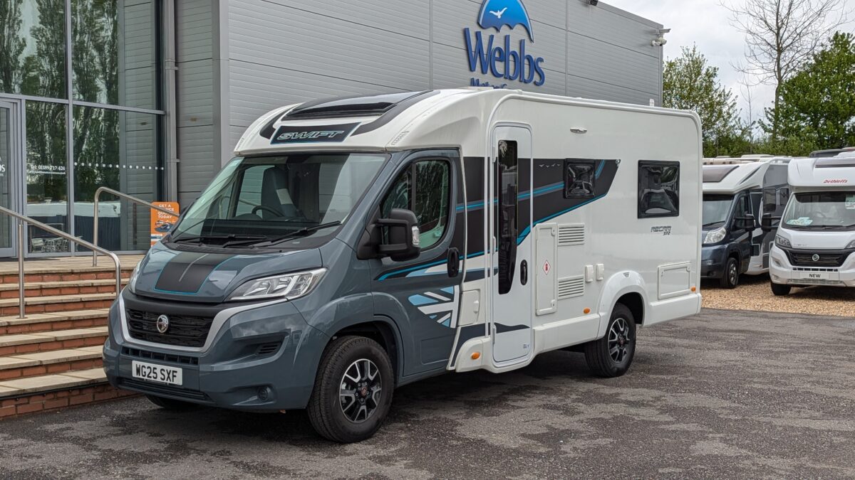 Swift Ascari 372