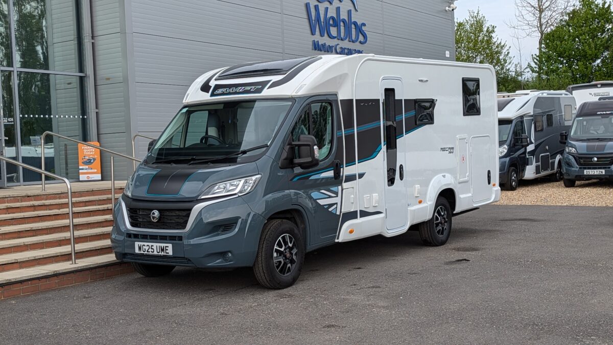 Swift Ascari 384