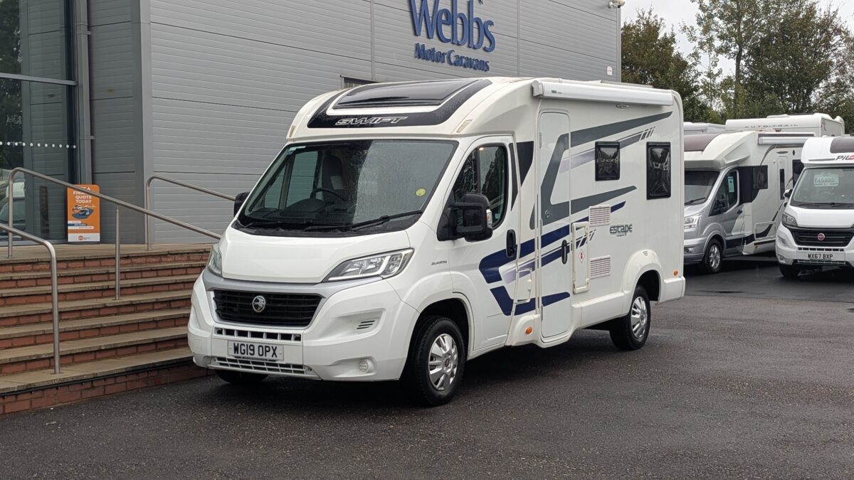 Swift Escape C404