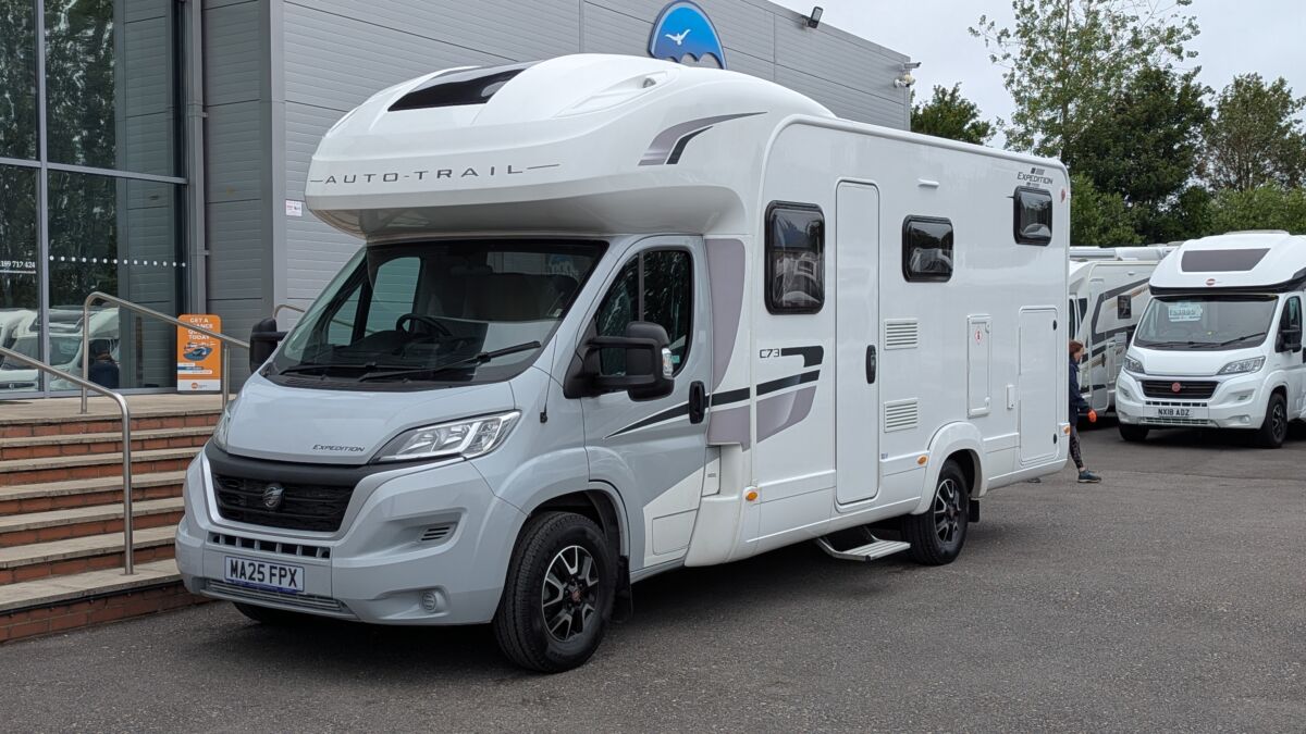 Auto-Trail Expedition C73