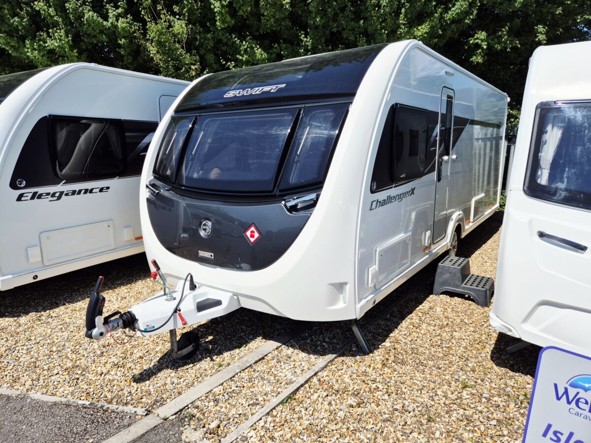 Swift Challenger X 880