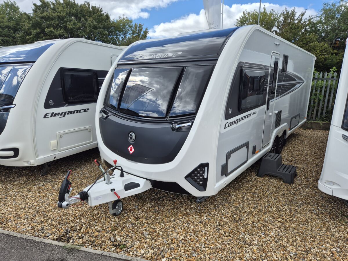 NEW Swift Conqueror 645